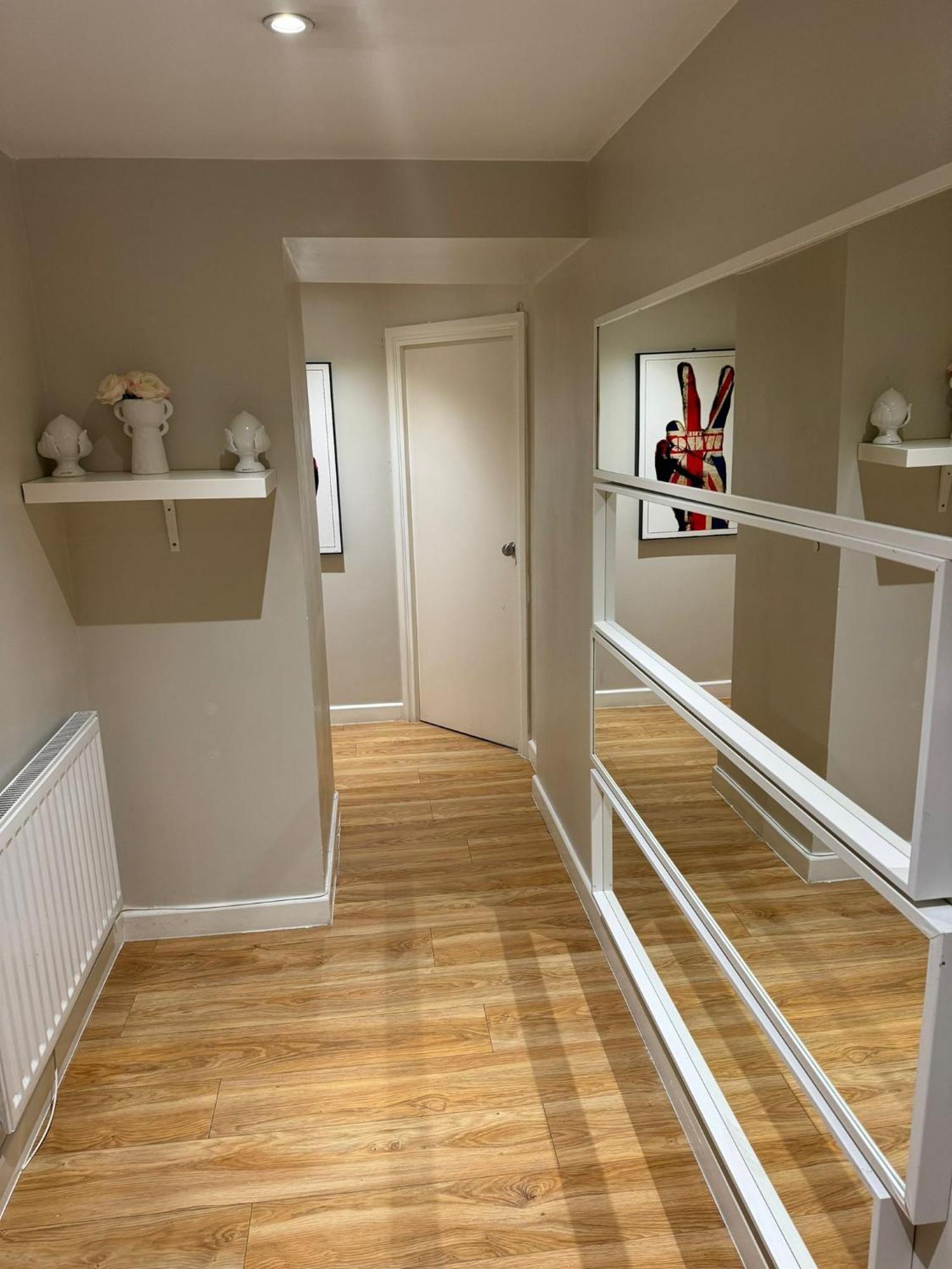 Sleep 8 In The Heart Of Hy4 Apartament