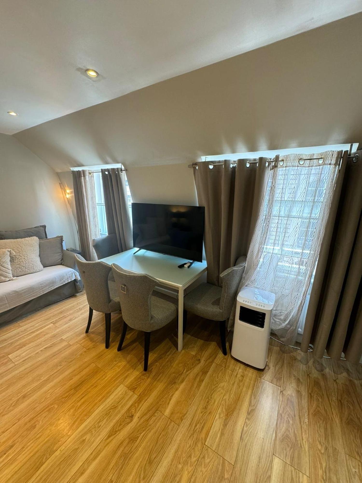 Apartament Sleep 8 In The Heart Of Hy4