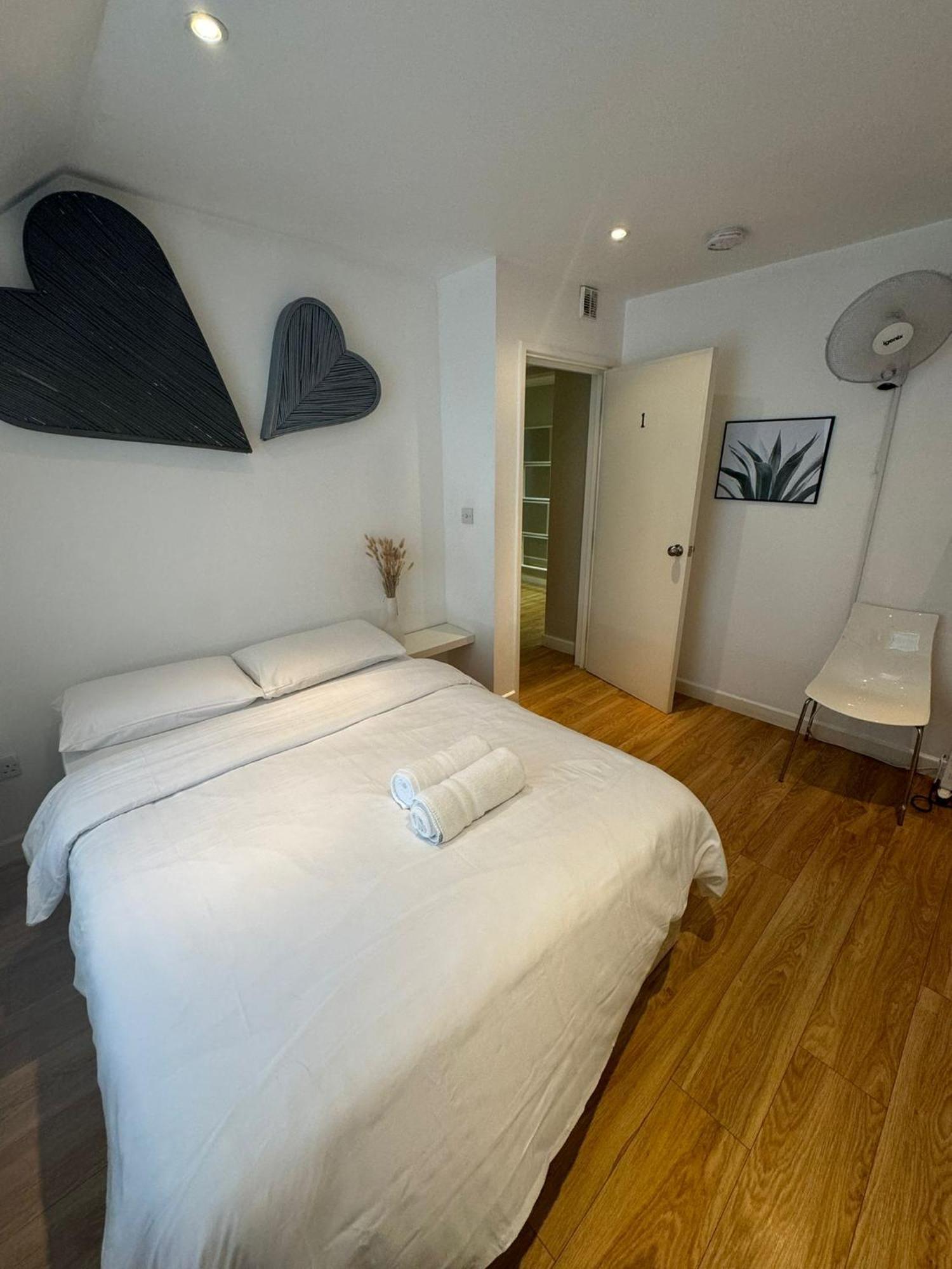 Sleep 8 In The Heart Of Hy4 Apartament *