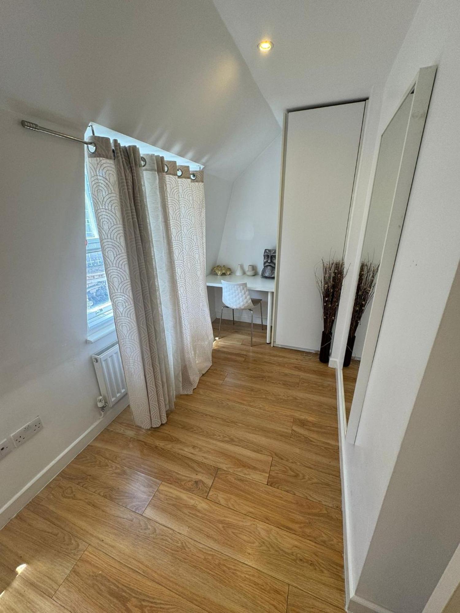 Sleep 8 In The Heart Of Hy4 Apartament *